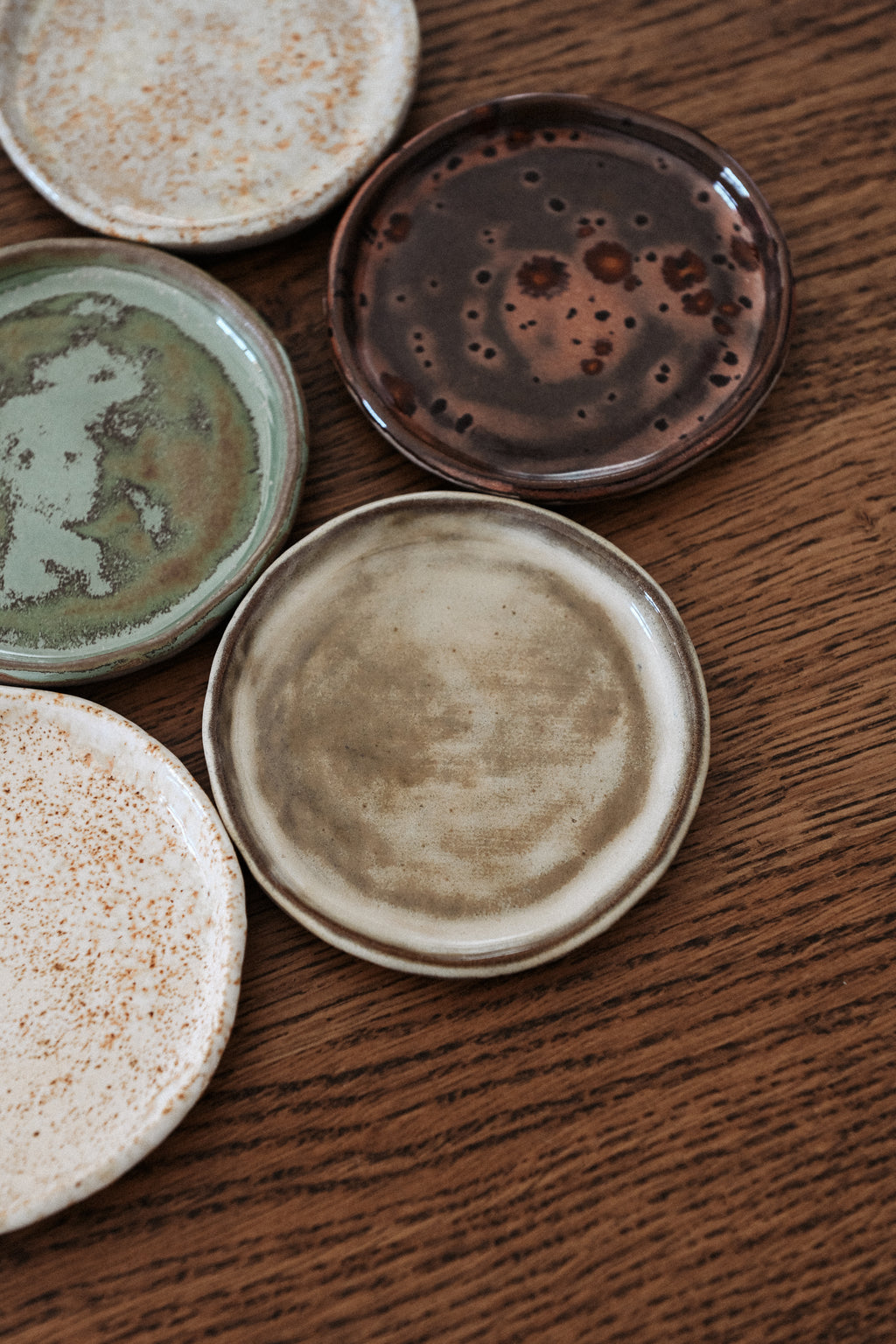 Nika Serving Plates